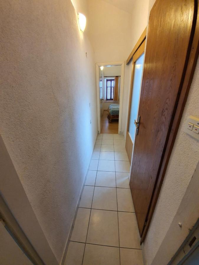 Apartment And Rooms Lucica コミジャ エクステリア 写真